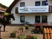 Sogar Reiter haben bei uns schon Urlaub gemacht Sogar Reiter haben bei uns schon Urlaub gemacht